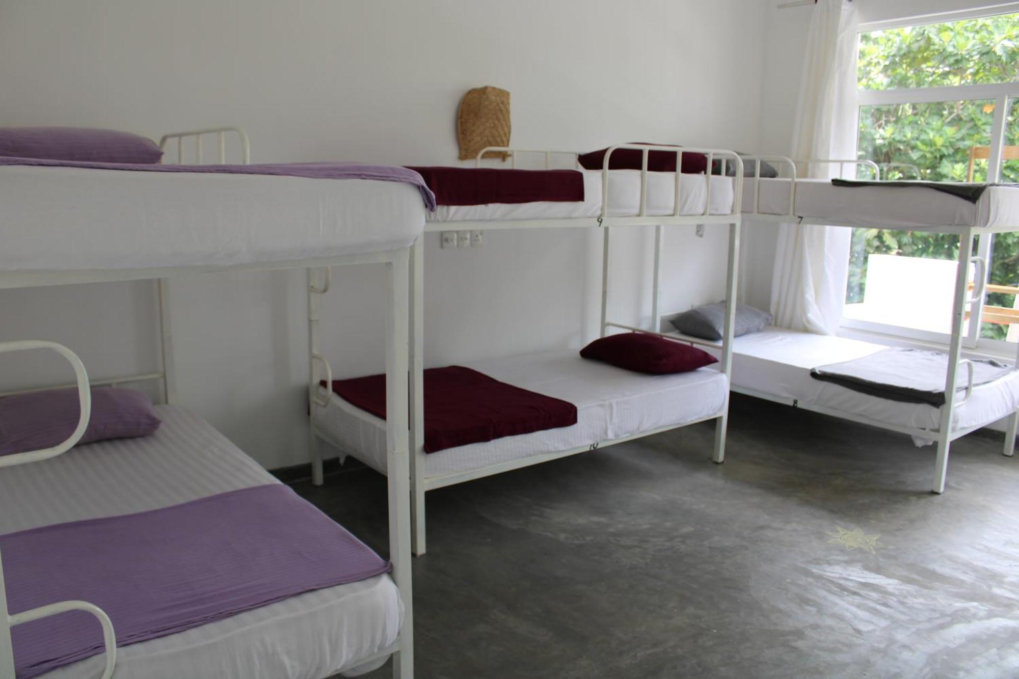 Sun & Moon Hostel Mirissa Eksteriør bilde