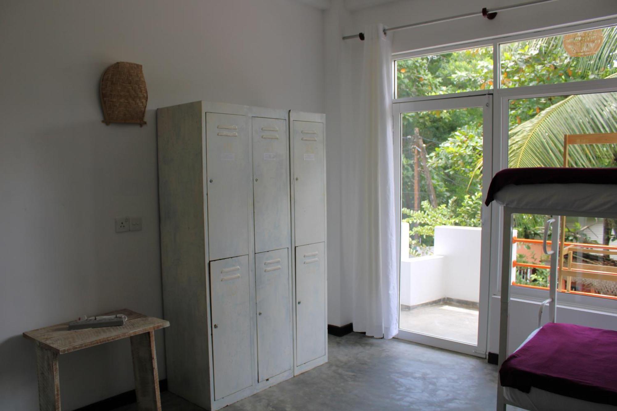 Sun & Moon Hostel Mirissa Eksteriør bilde